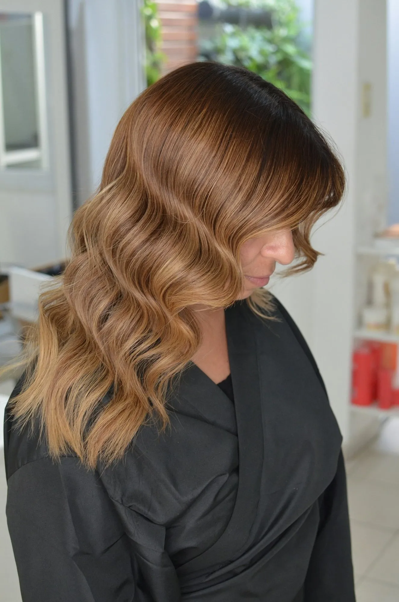 Caramel balayage with soft waves